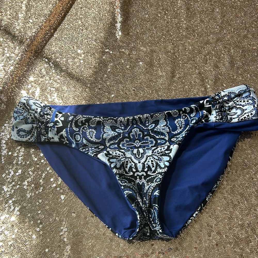BECCA REVERSIBLE BIKINI BOTTOM  S/M